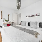 Schleikubus - Ihr Schwimmendes Ferienparadies Im Ostseeresort