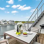 Дом отдыха Schleikubus - Ihr Schwimmendes Ferienparadies Im Ostseeresort