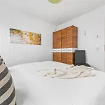 Schleikubus - Ihr Schwimmendes Ferienparadies Im Ostseeresort