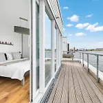Schleikubus - Ihr Schwimmendes Ferienparadies Im Ostseeresort