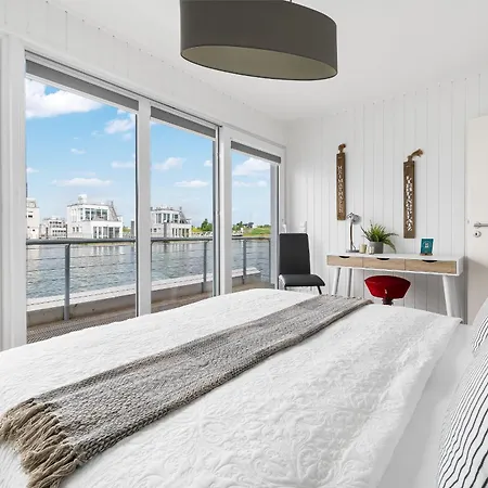 Schleikubus - Ihr Schwimmendes Ferienparadies Im Ostseeresort أوبلينتيز