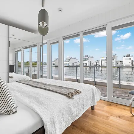 Schleikubus – Ihr Schwimmendes Ferienparadies Im Ostseeresort