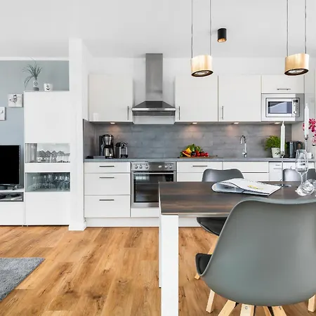 Schleikubus – Ihr Schwimmendes Ferienparadies Im Ostseeresort Ferienhaus