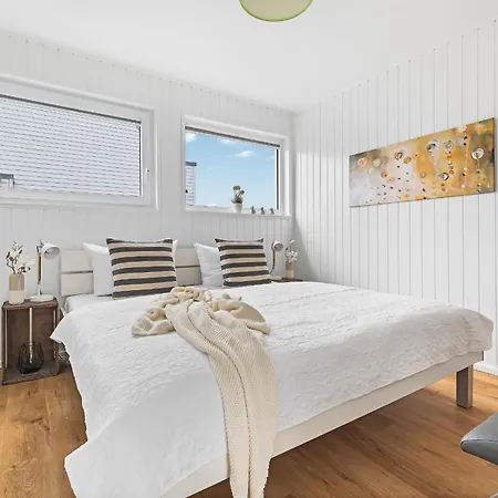 Schleikubus – Ihr Schwimmendes Ferienparadies Im Ostseeresort Ferienhaus *