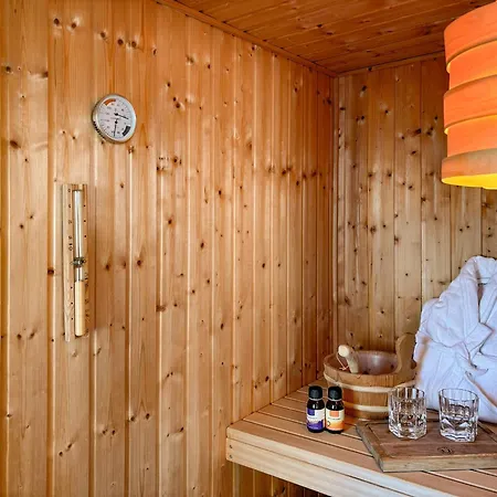 Schleikubus - Ihr Schwimmendes Ferienparadies Im Ostseeresort Olpenitz